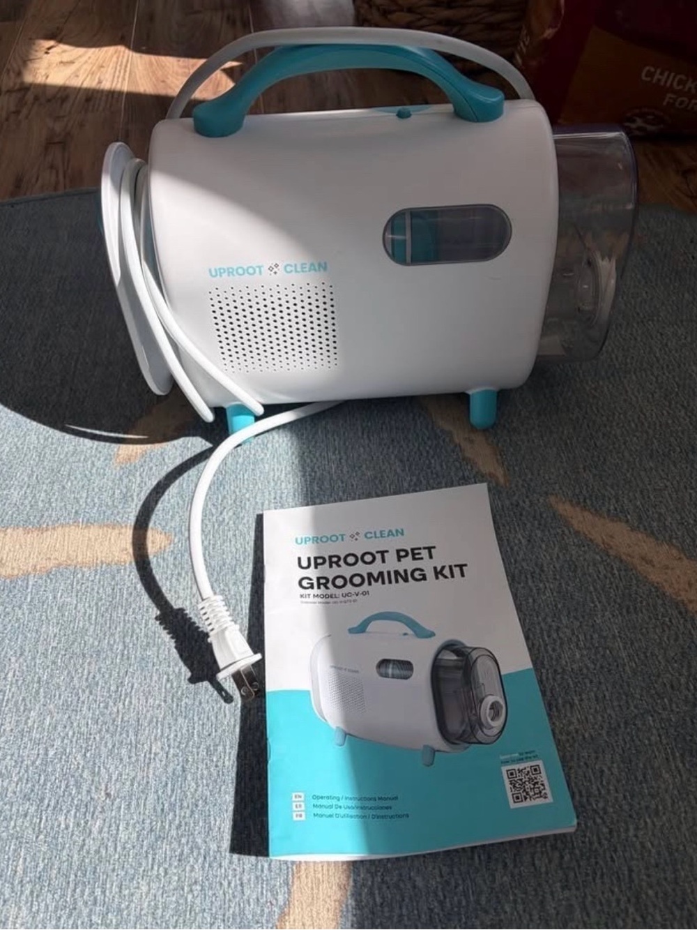Uproot Pet Grooming Kit - White & Teal Portable Groomer